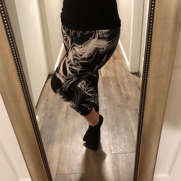 Calvin Klein Pants - Vacation Sale! Calvin Klein Performance Crop